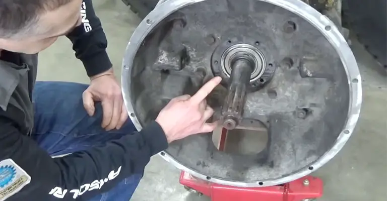 Location of the input shaft bearings
