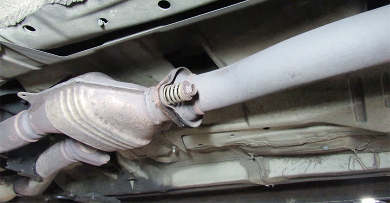 Inspect for an Exhaust Leak